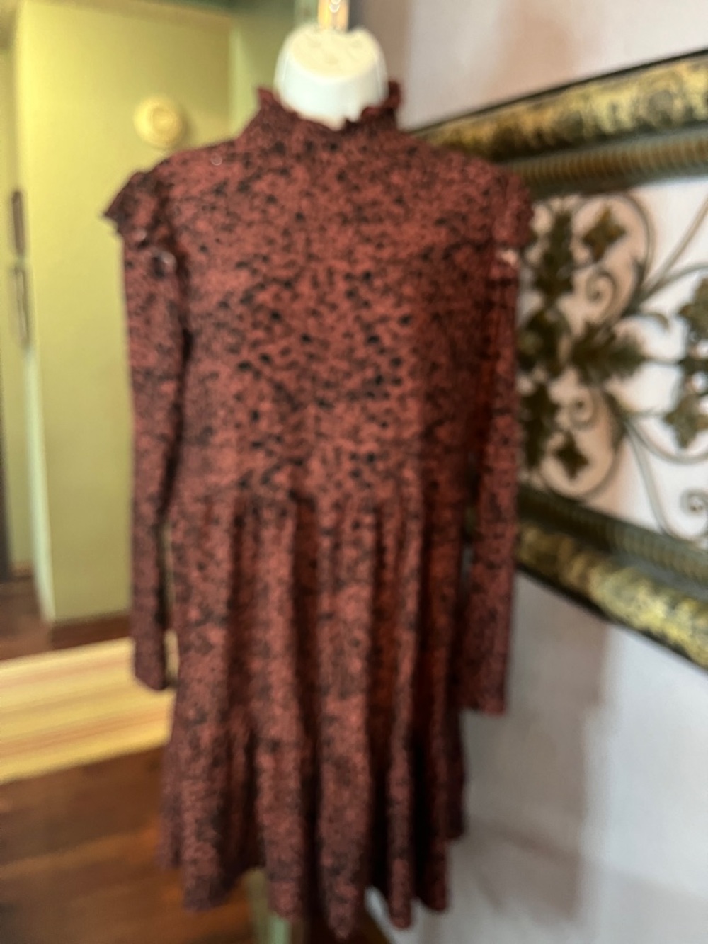 QED London Animal Print/ Ruffled/ Tiered Dress- Knit W/ Stretch LS Sz 4💚 - Picture 2 of 14
